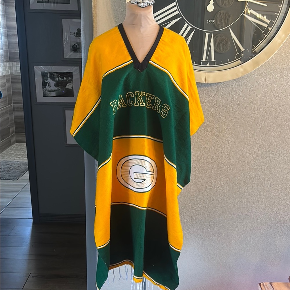 Green Bay Packers Poncho - Picture 1 of 6
